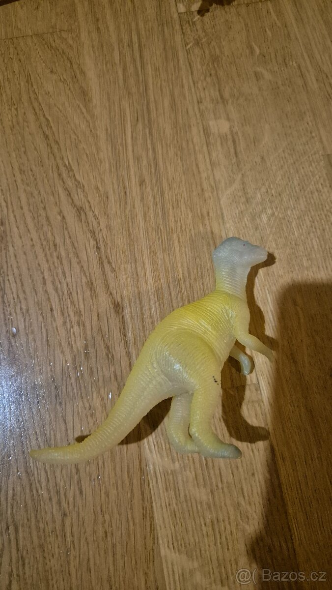 Figurka dinosaura
