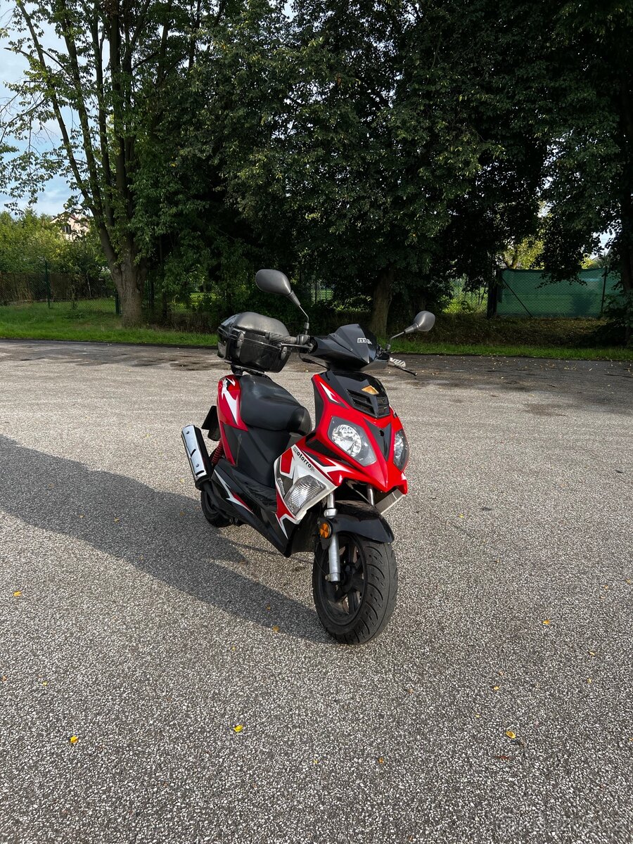 Skůtr 125