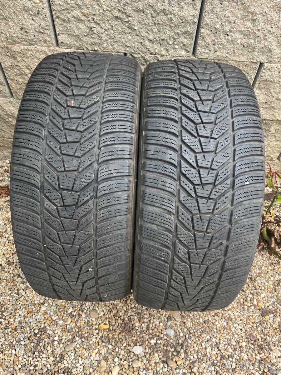Prodej zimní pneumatiky 225/40 R18