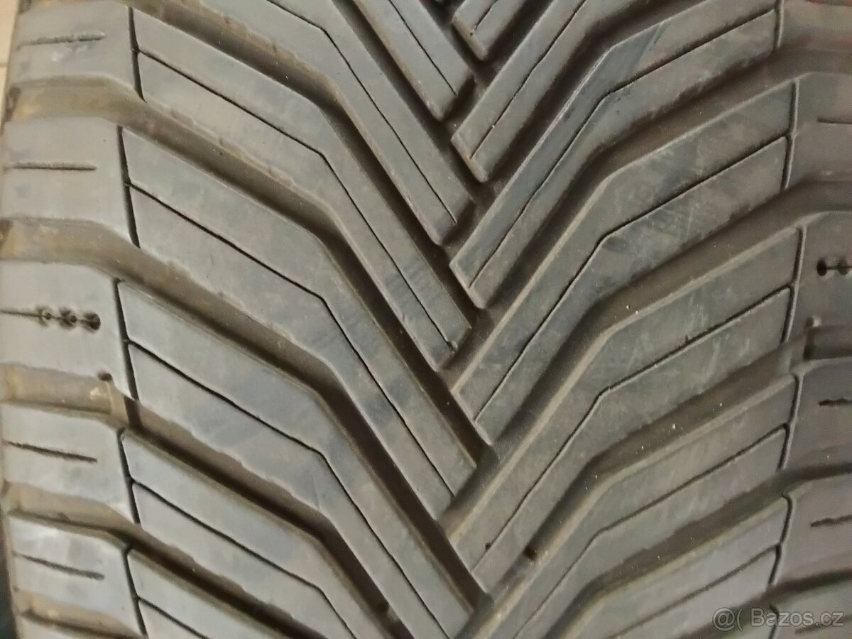 225/40 R19 MICHELIN (5mm) č.15898/g