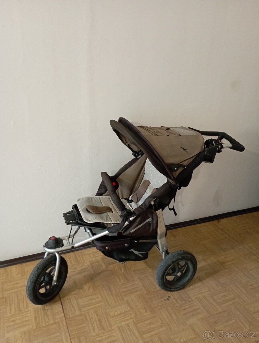 Sportovní kočárek zn.TFK