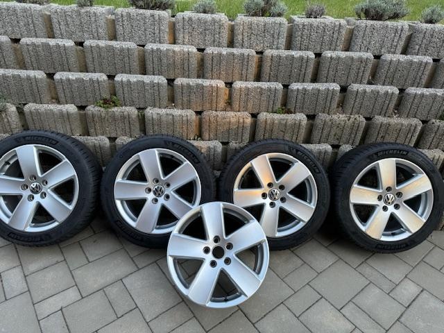 Orig.ALU sada r17 VW PASSAT B7,B8 5ks+zánovní MICHELIN
