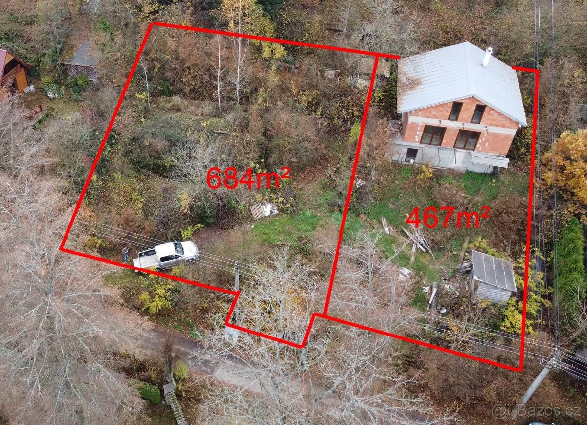 Prodej dvou pozemků s rozestavěnou chatou Unhošť