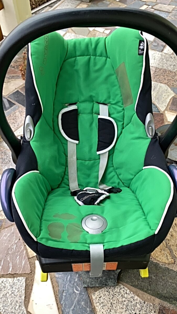 Autosedačka Maxi-Cosi Cabriofix se základnou ISOFIX