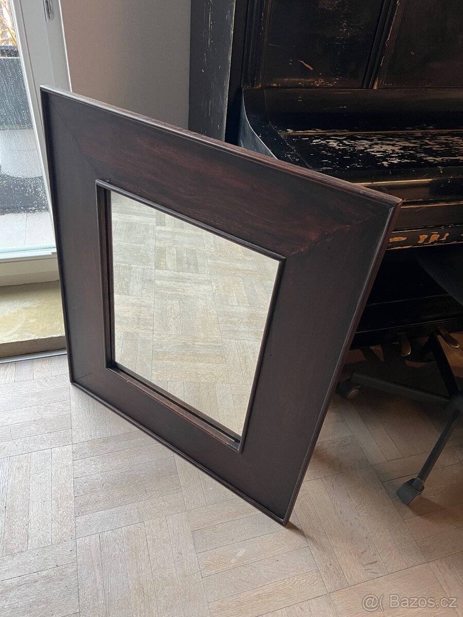 dřevěné designové zrcadlo