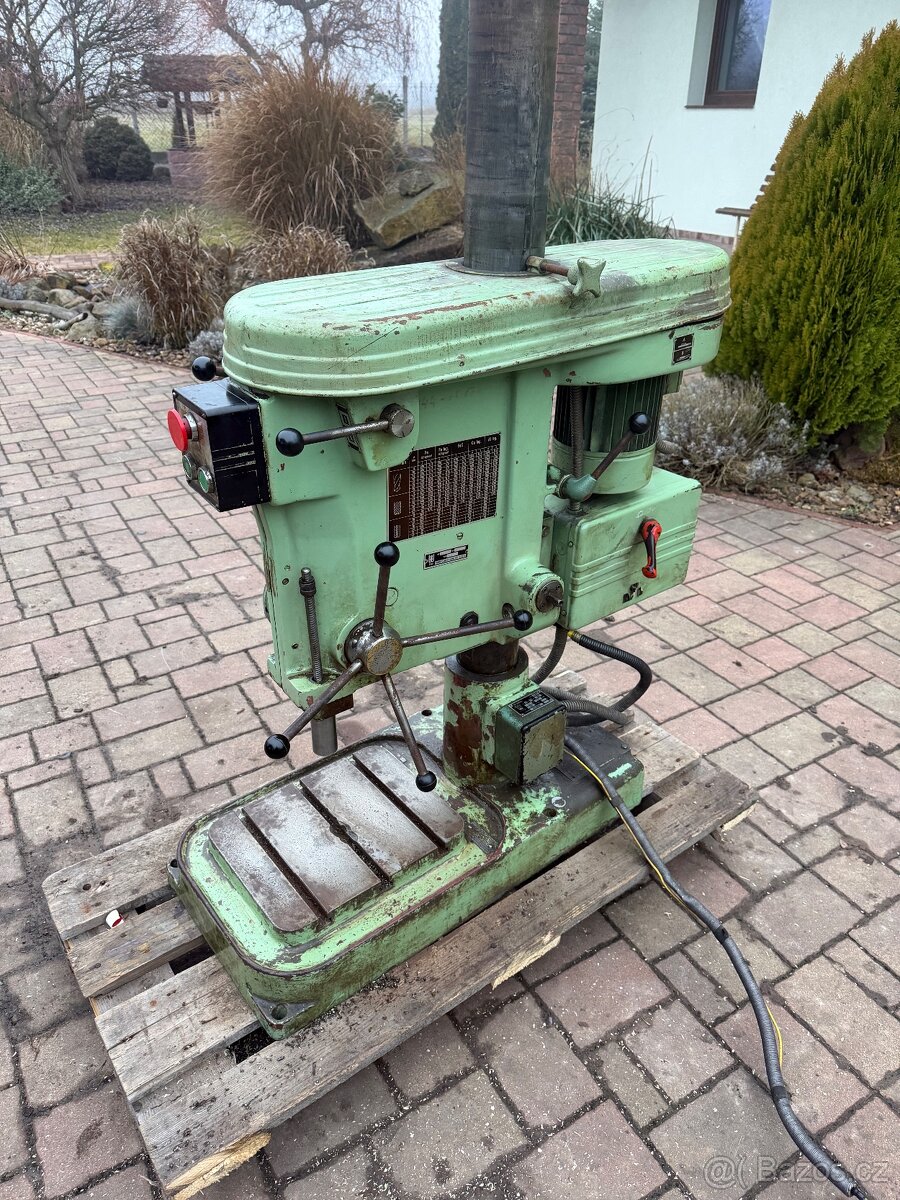 Stojanova vrtačka V20A