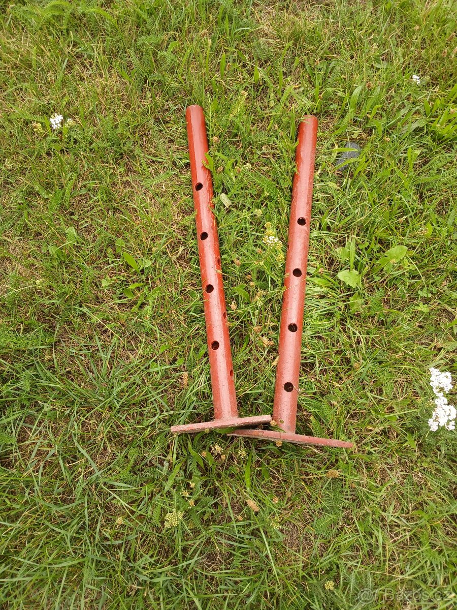 Prodám příčníky a patky na Haki lešení