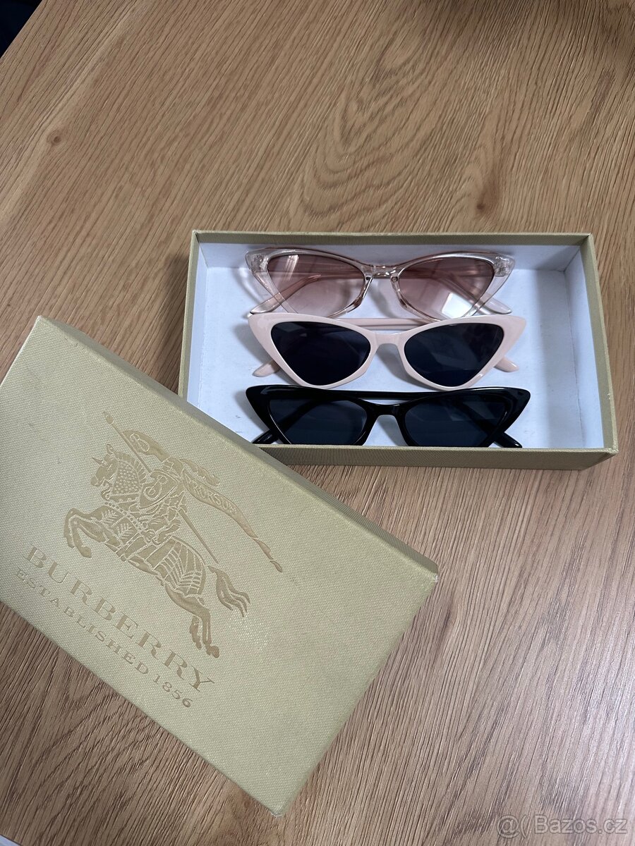 Set slunečních brýlí v dárkové krabičce