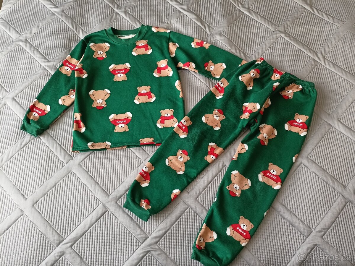 Souprava na doma medvídek, 128/134