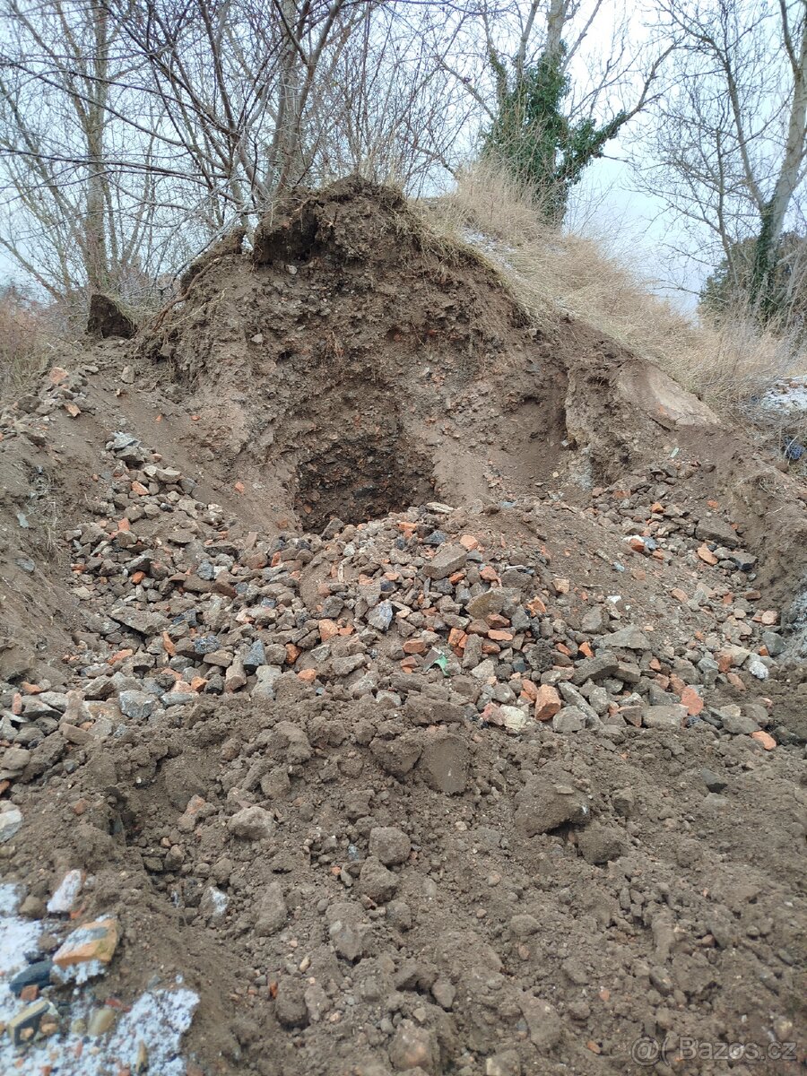 Stavební recyklát za odvoz