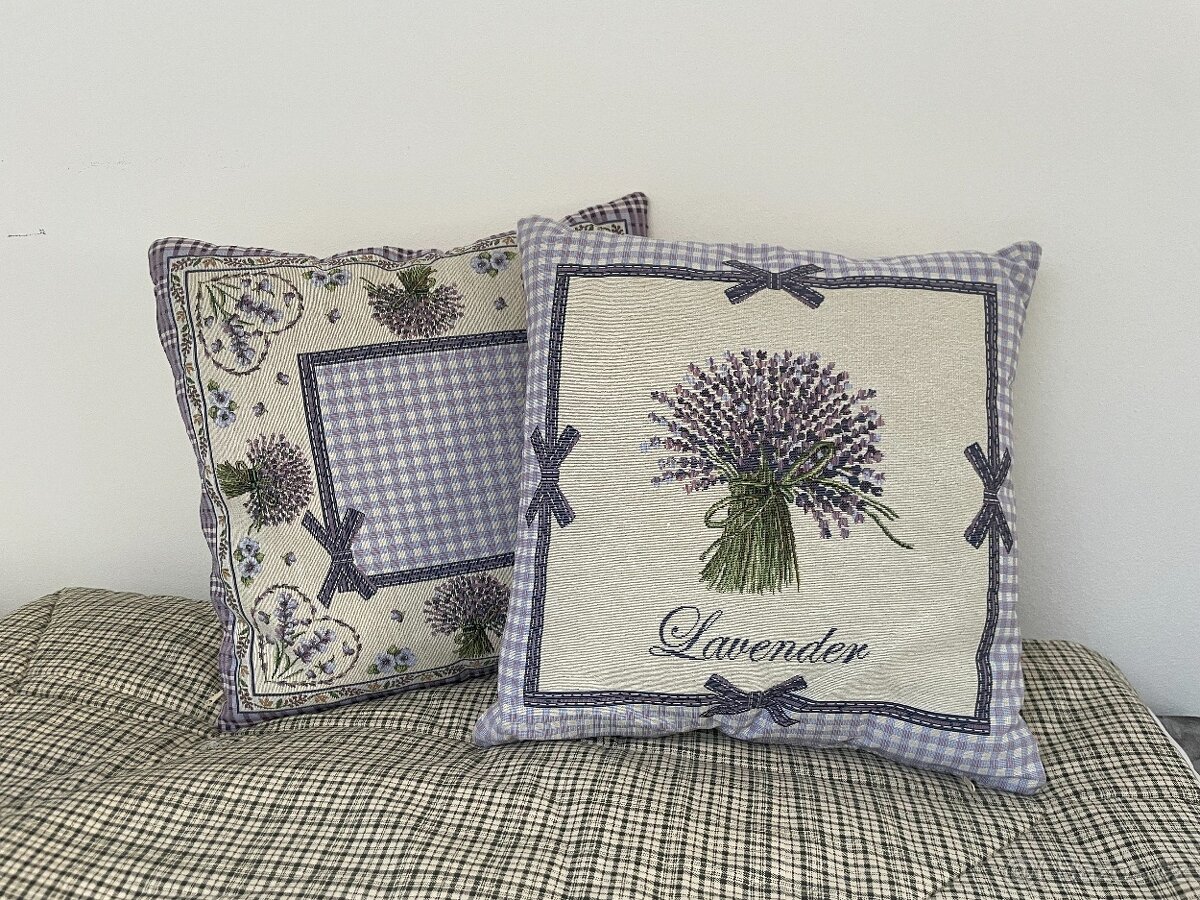 sada polštářů s levandulí