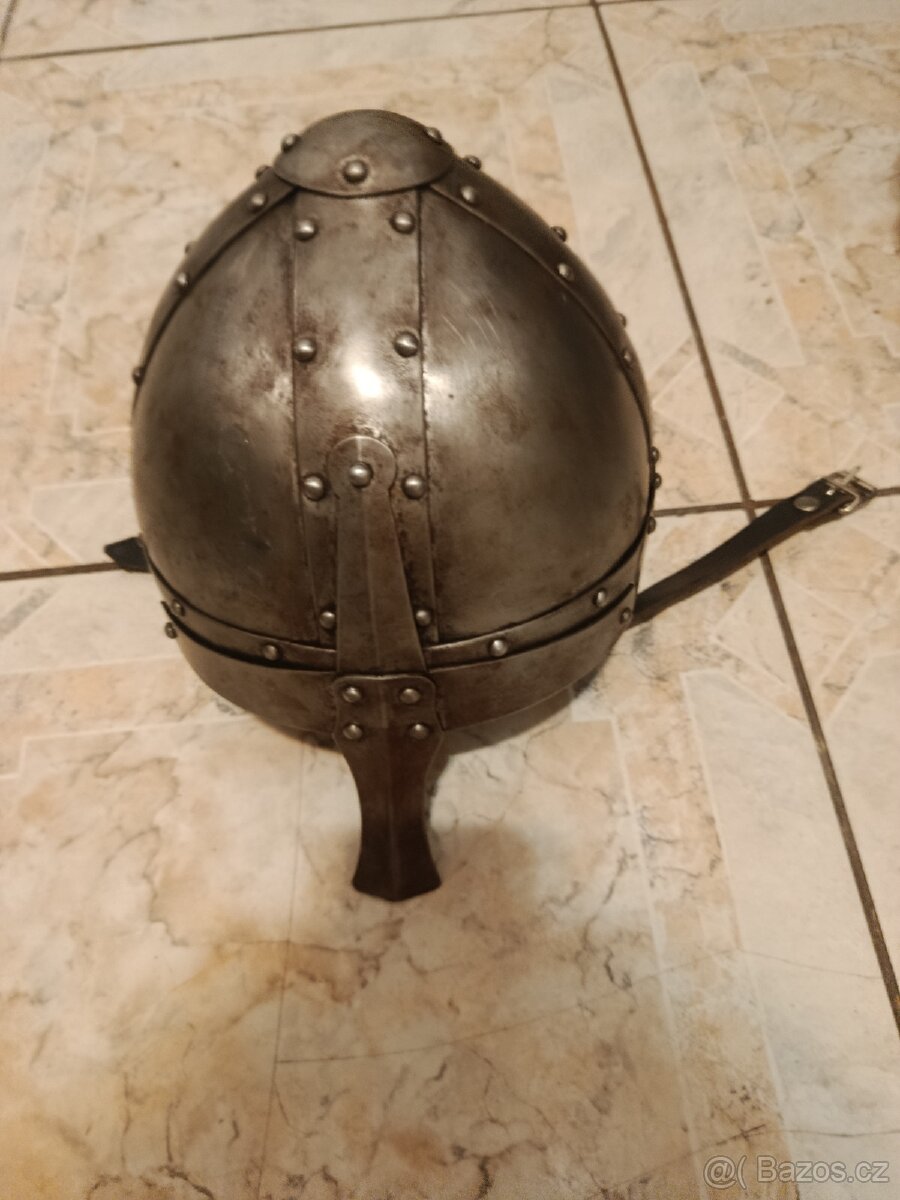 Středověka helma Spangenhelm