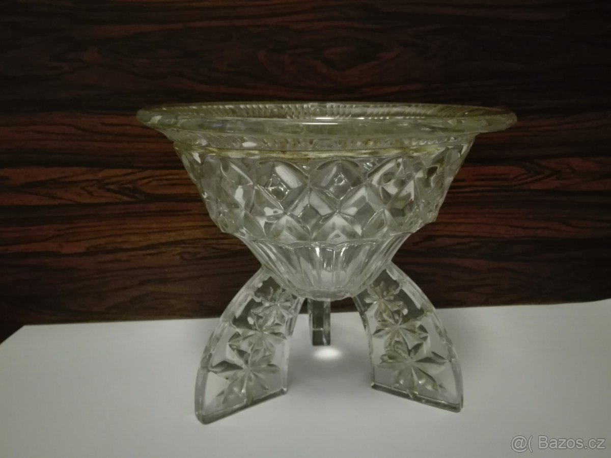 SKLENĚNÁ MÍSA NA NOŽIČKÁCH