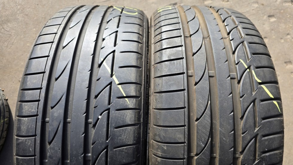 Letní pneu 235/40/19 Bridgestone