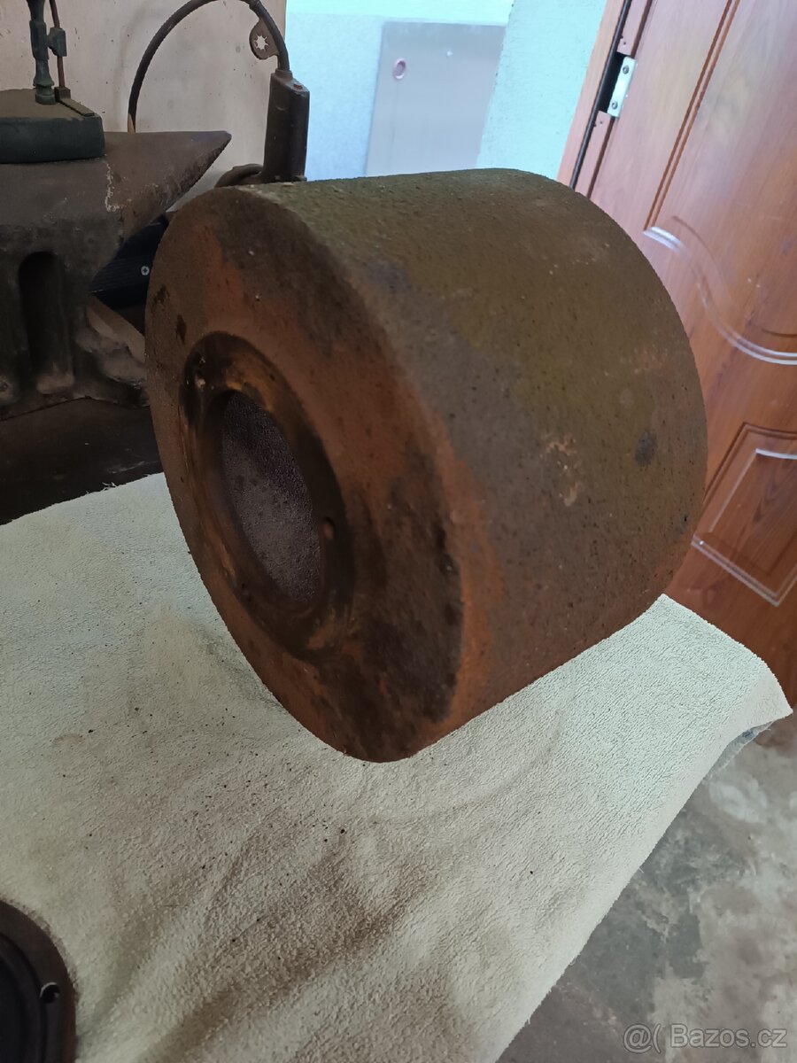 Stabilní motor Lorenz řemenice