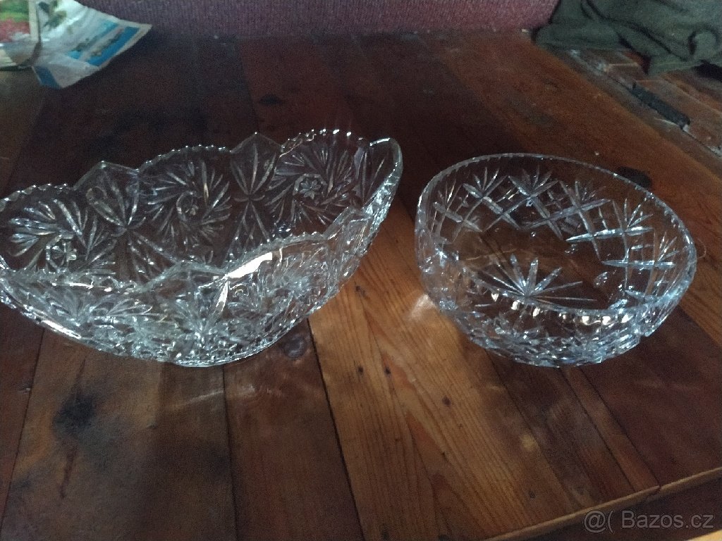 Broušené sklo - vázy, mísy, tácy