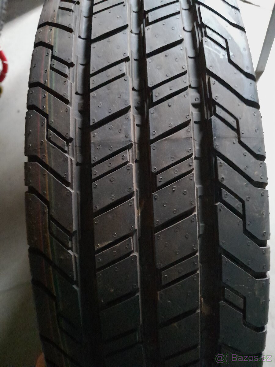 Pneu 215/75R16C