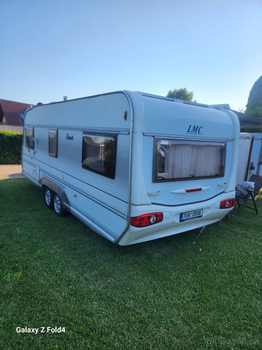Na prodej: Dvouosý karavan LMC 570 – plně soběstačný, ideáln