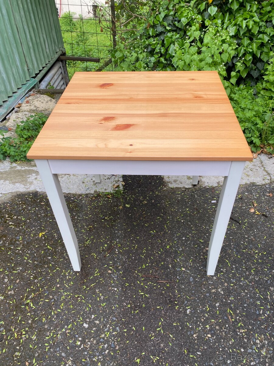 Jídelní stůl IKEA Lerhamn 74x74cm