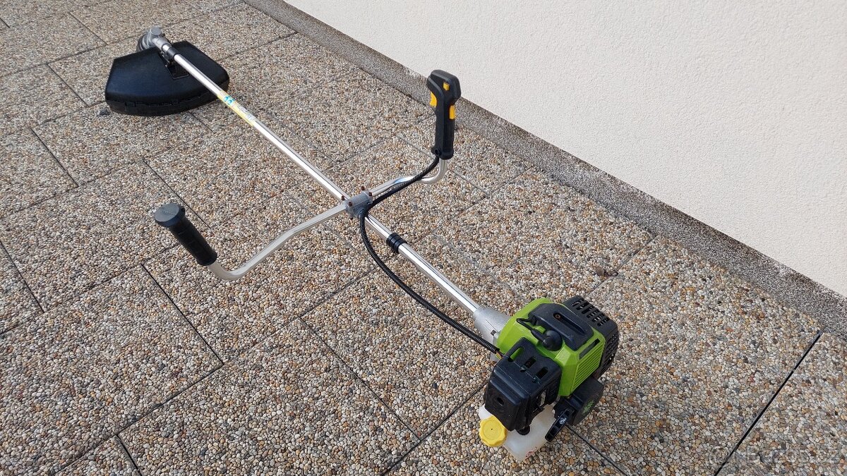 Prodám benzínový křovinořez FIELDMANN FZS 5003-B