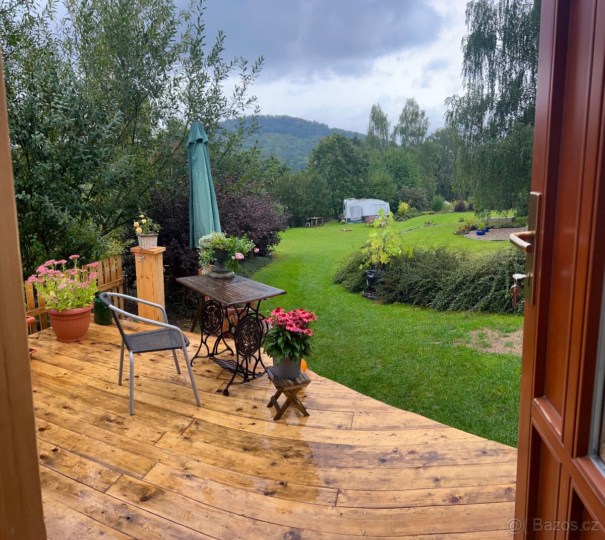 Stavební pozemek se zázemím (12 km od Č.Lípy)