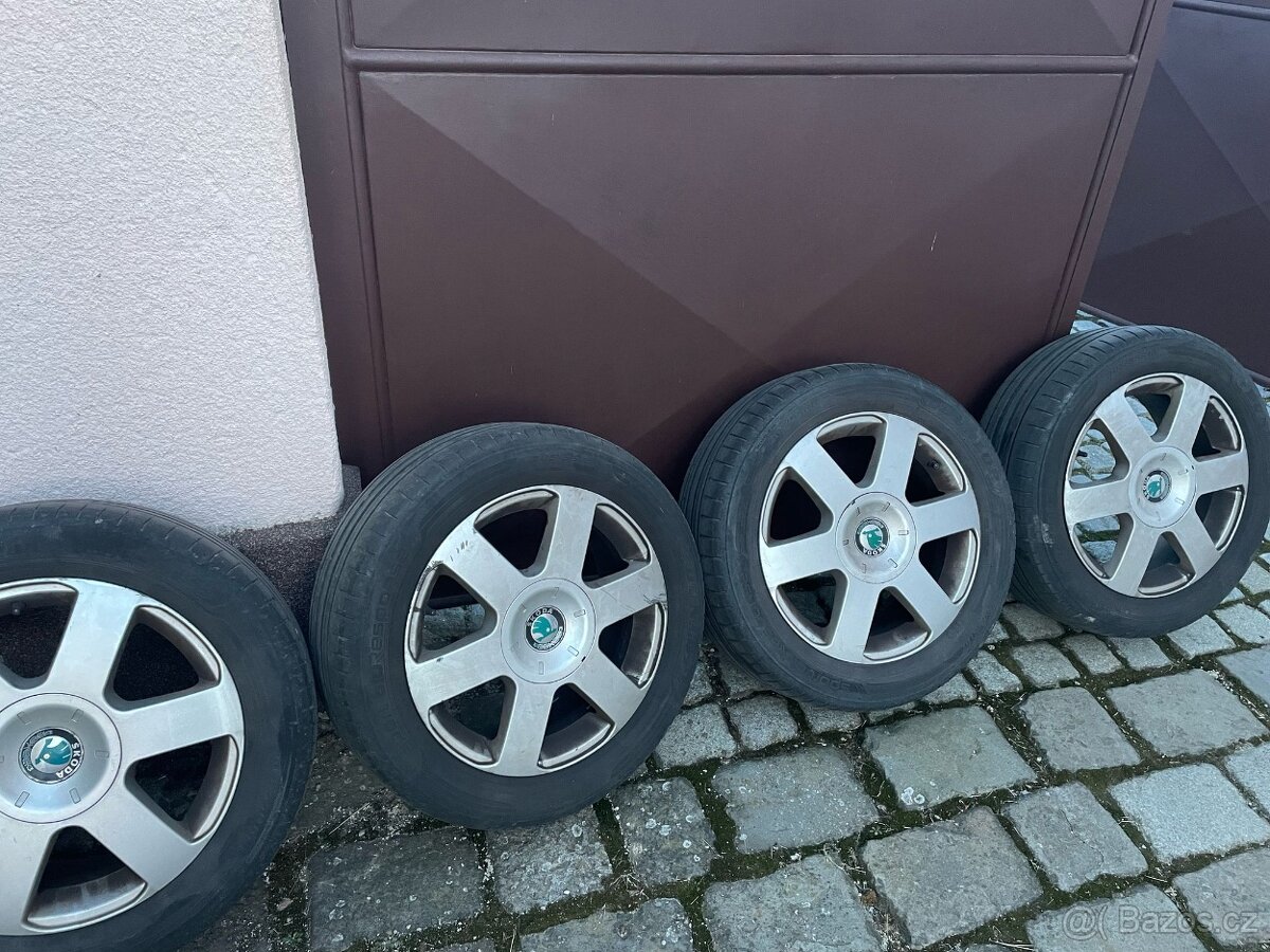 Sada originálních letních ALU kol 15 Škoda originál