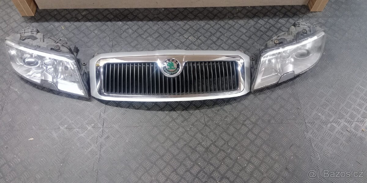 Škoda Superb předn xenonová světla a maska