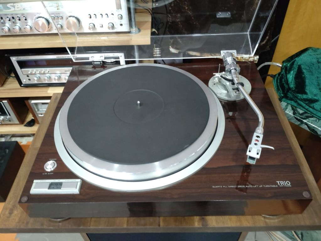 Gramofon Kenwood KP-700D