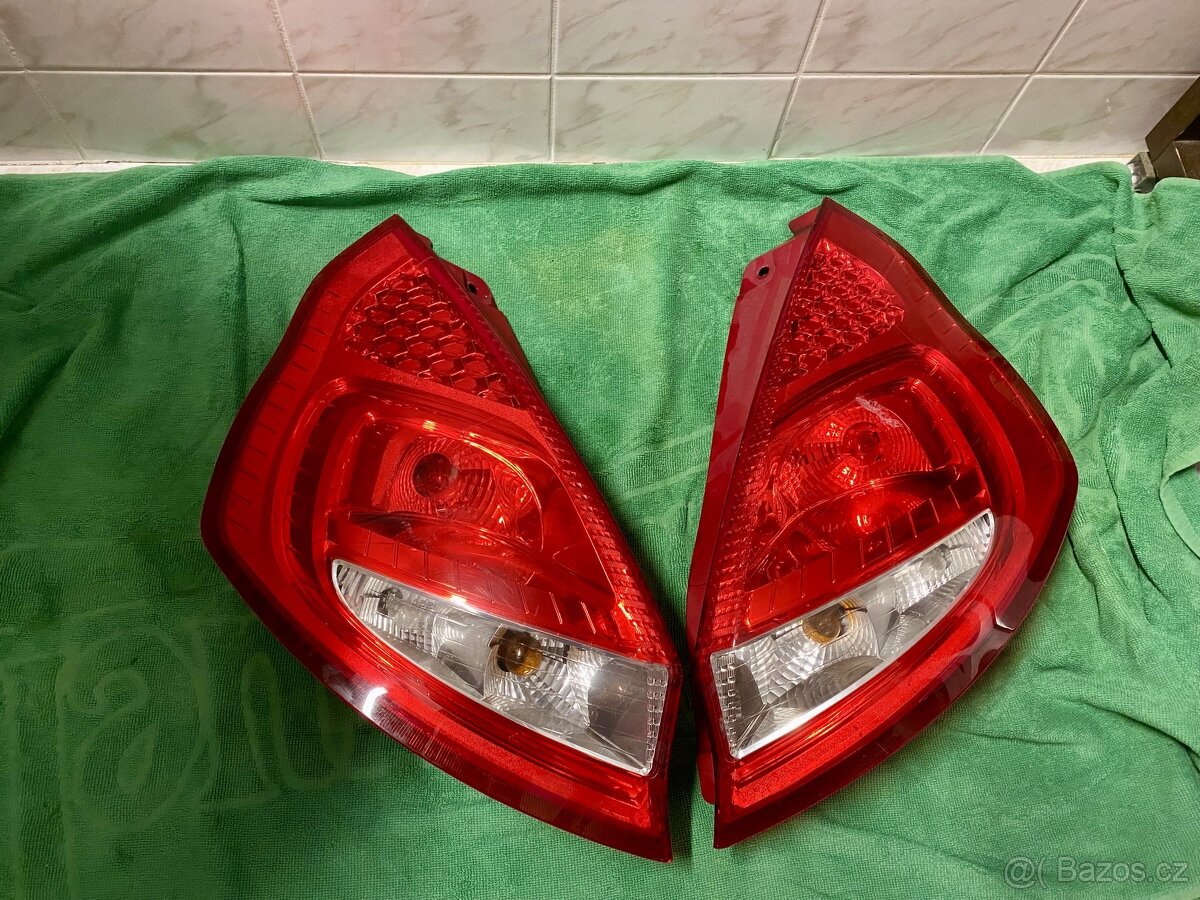 světla ford fiesta mk6 světla