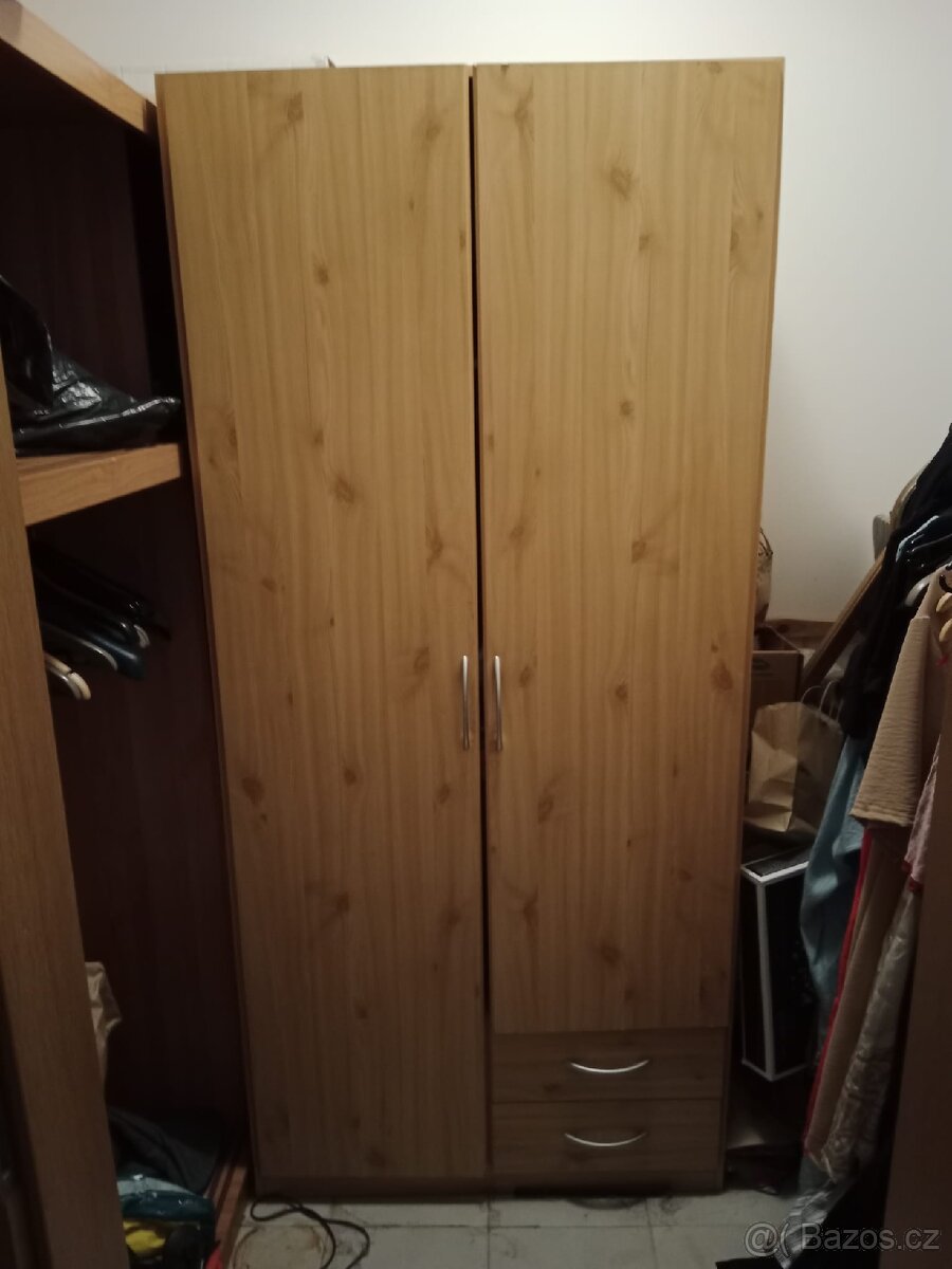 Skříň