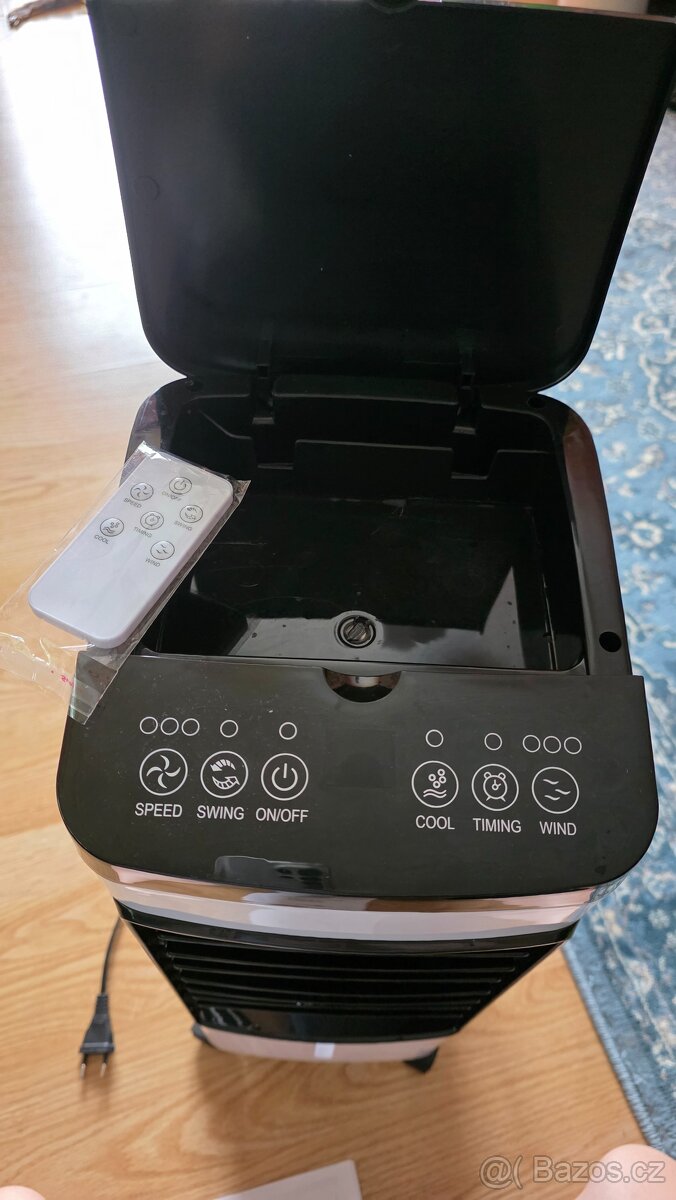 evaporativní ochlazovač vzduchu (tzv. ,swamp cooler") s nád