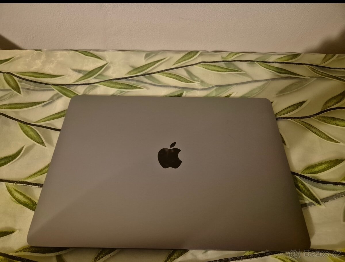 MacBook Air 13" Retina CZ Vesmírně šedý 2020