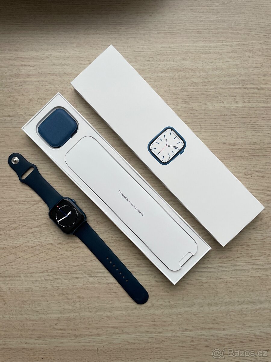 Prodám Apple Watch 7 Series, pásek 45mm, plně funkční