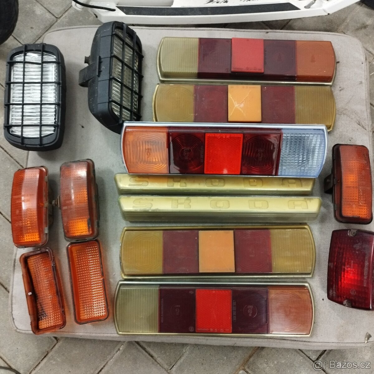 Škoda 110r 100 mix použite světla , osvětlení, blinkry