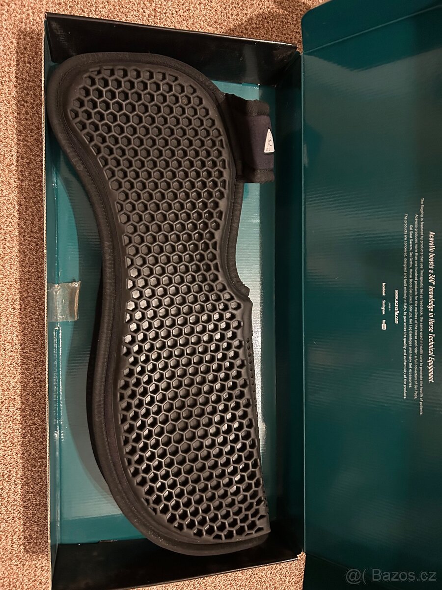 Tlumící dečka Acavallo MEMO +  GEL s výkrojem na kohoutek