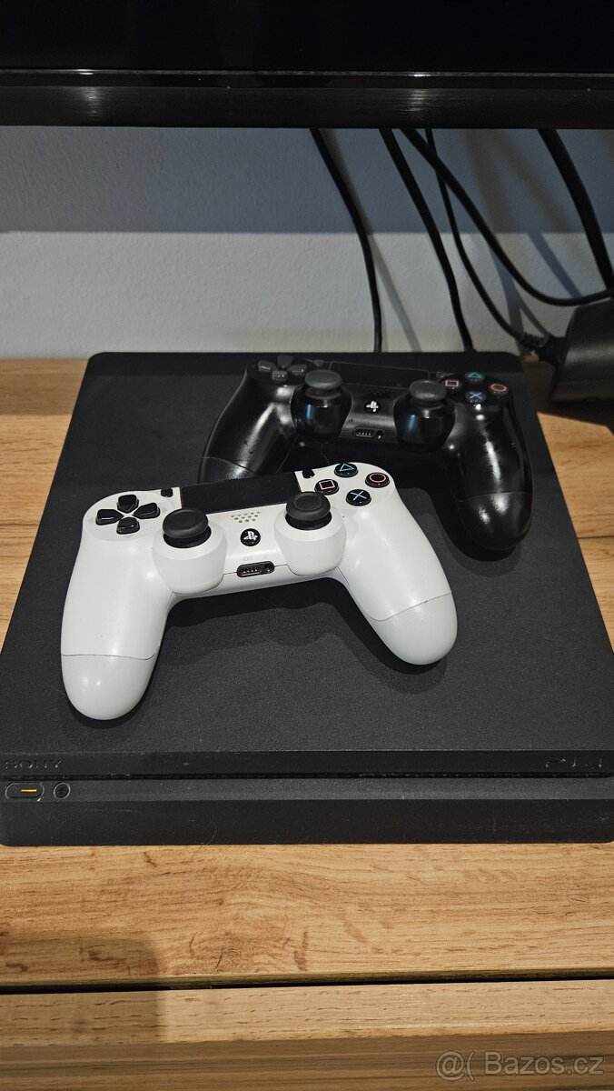 Playstation 4 slim