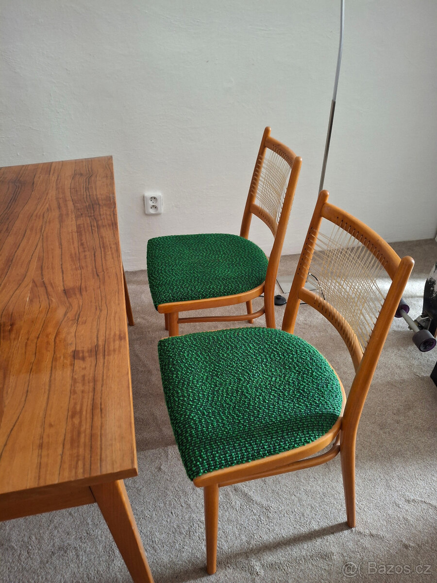 4 židle+stůl+sekretář