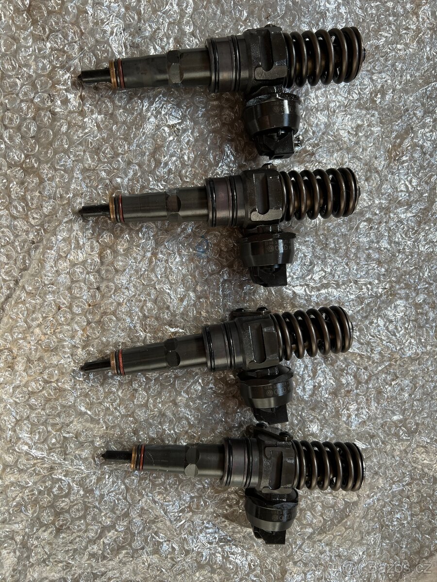 vstřikovače 038130073T