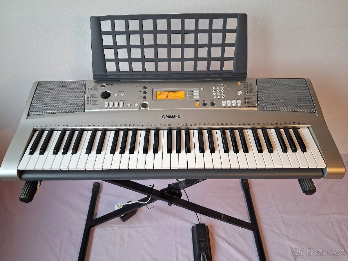 YAMAHA PSR-E313