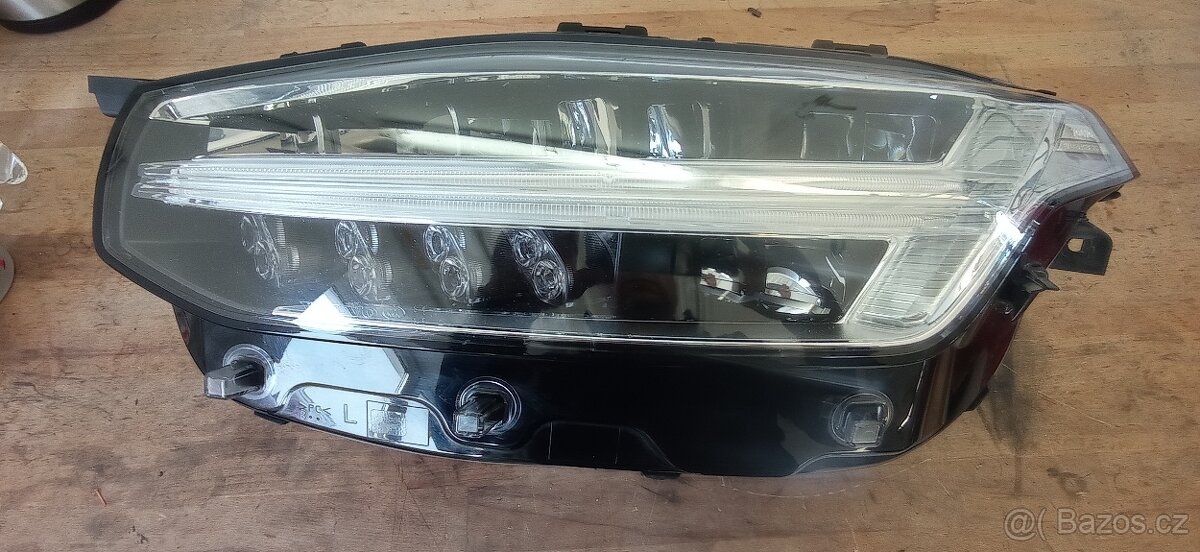 Levé světlo Volvo XC90 ll
