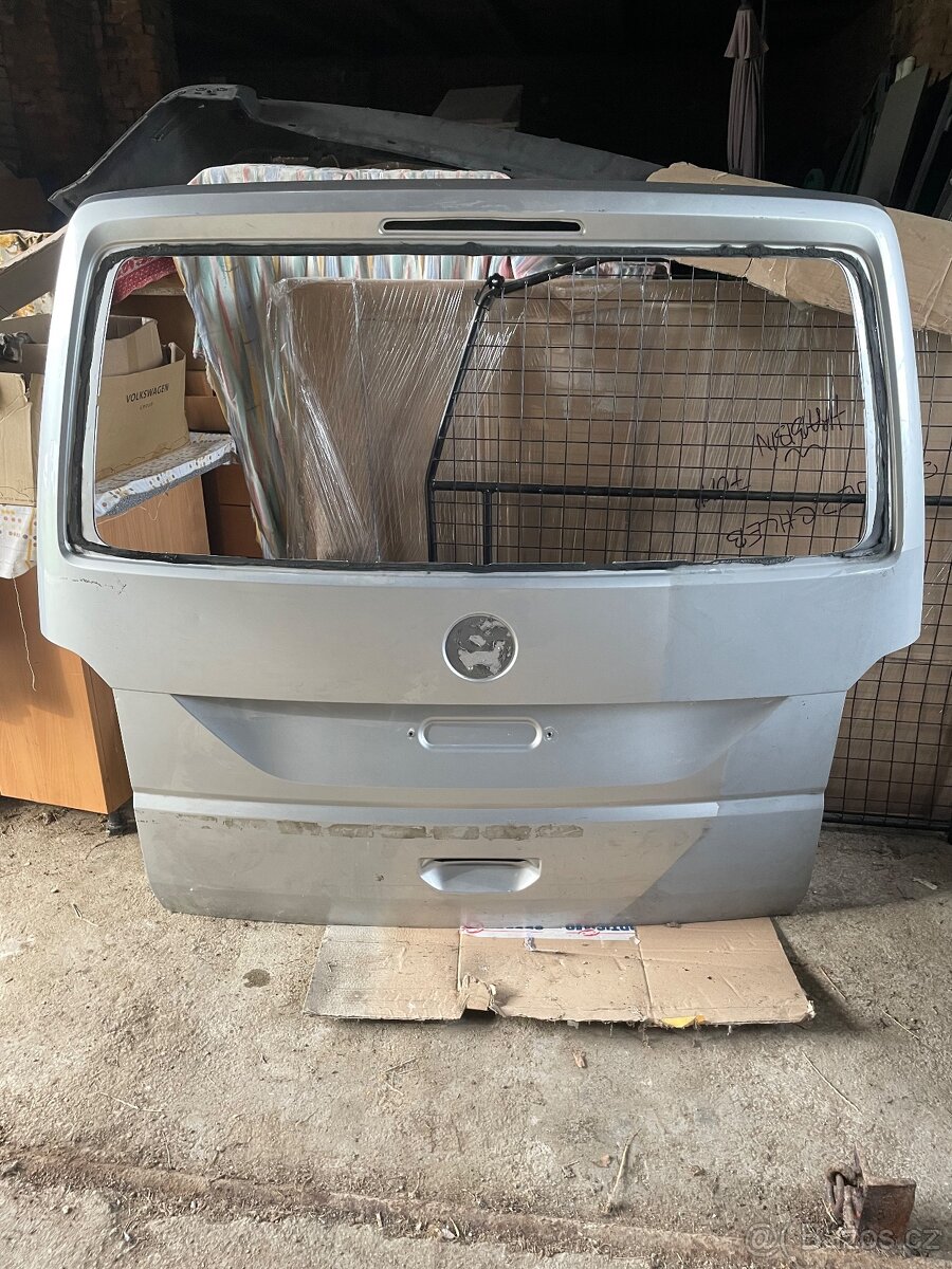 Zadní dveře VW Transporter/Caravella/Multivan