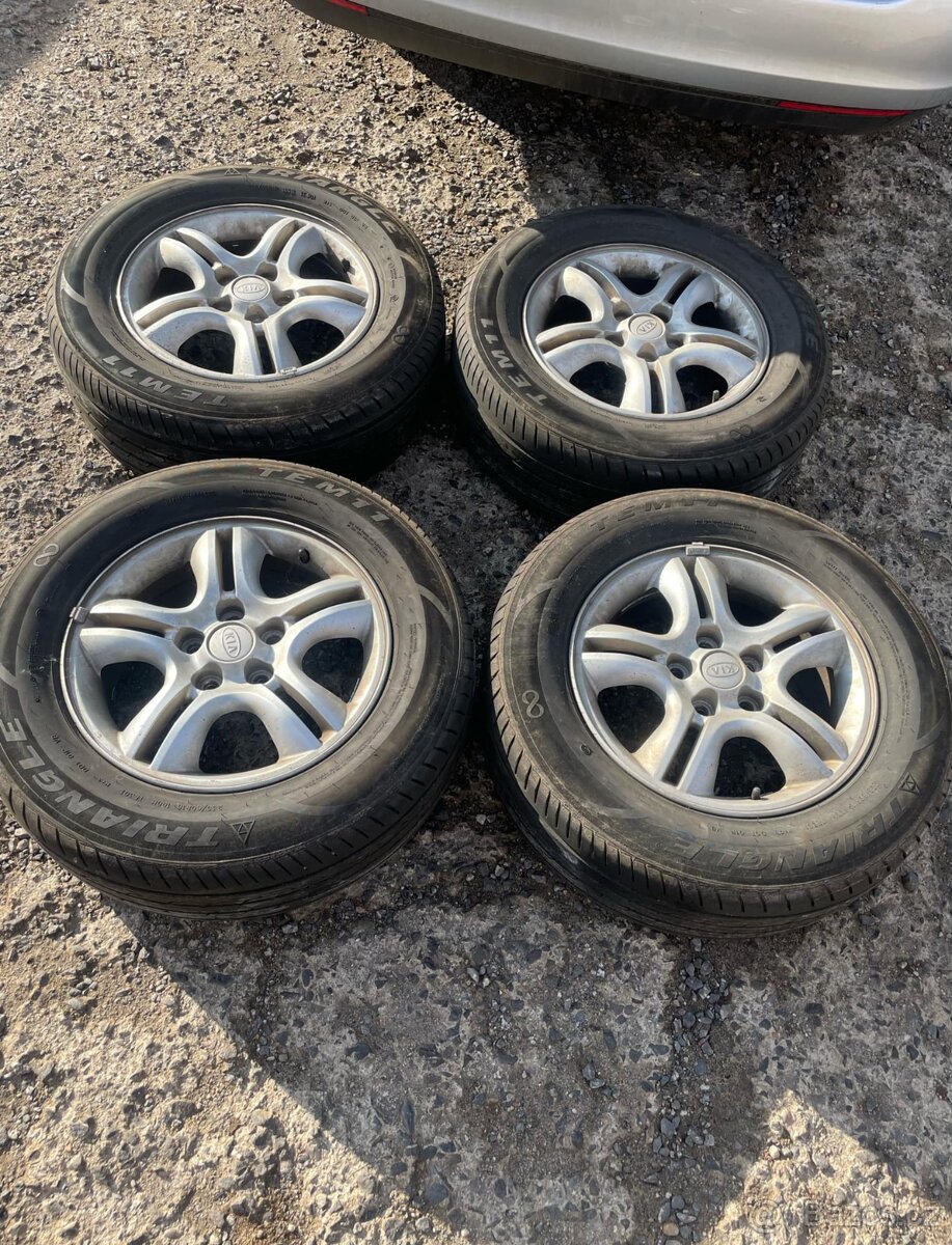 Letnidisk, Huyndai 5x114,3 16 pneu 235 60 16 jako nové ....