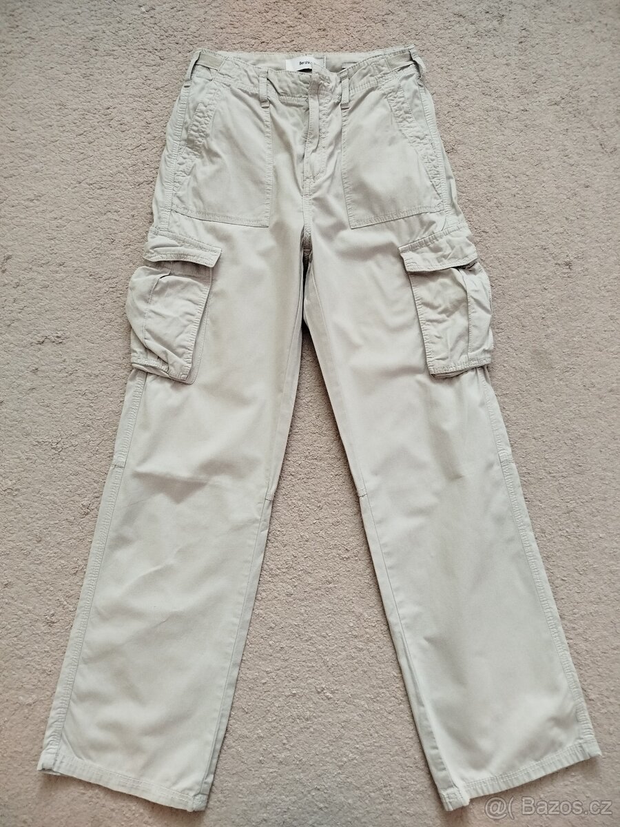 Kalhoty zn.Bershka vel.36 ( světlé )