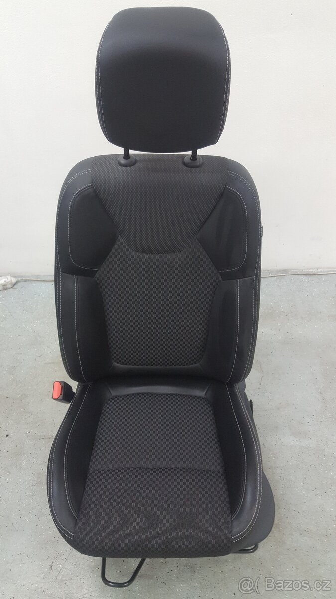 Sedadlo řidiče Clio IV