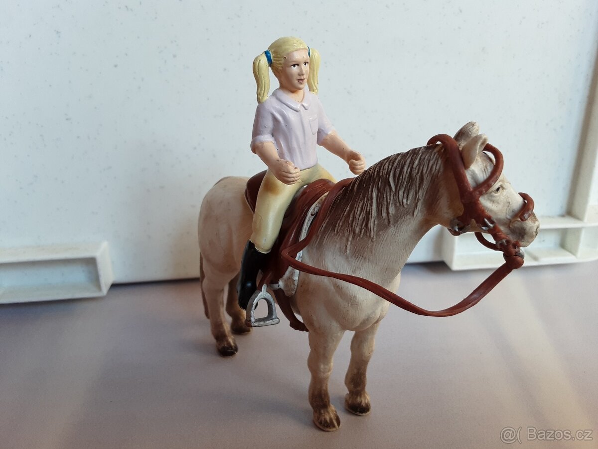 Jezdkyně s koněm, Schleich