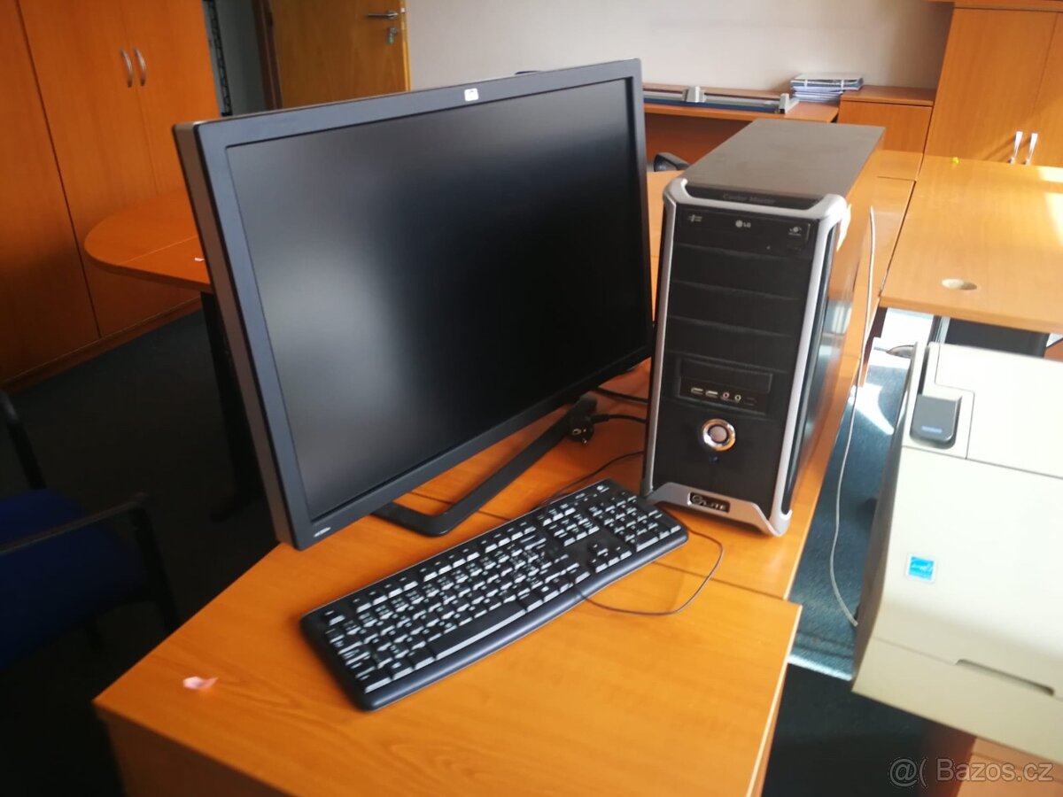 Levná kancelářská technika – PC sestavy, server, monitory