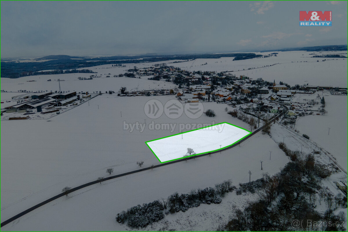 Prodej pole, 12887 m², Pernarec