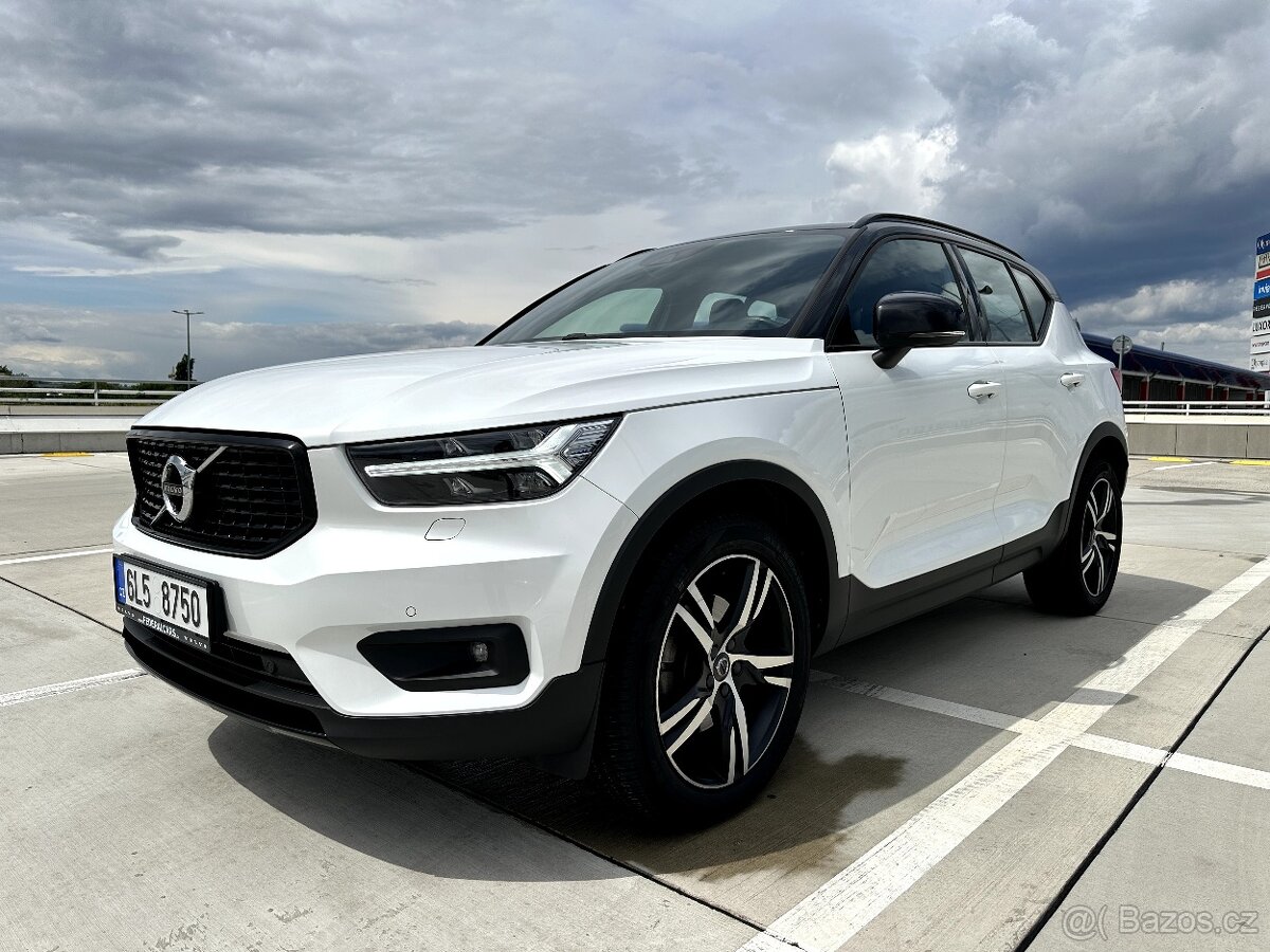 Volvo XC40, D4 140 KW Drive-E R-Design AWD | Nezav. Topení