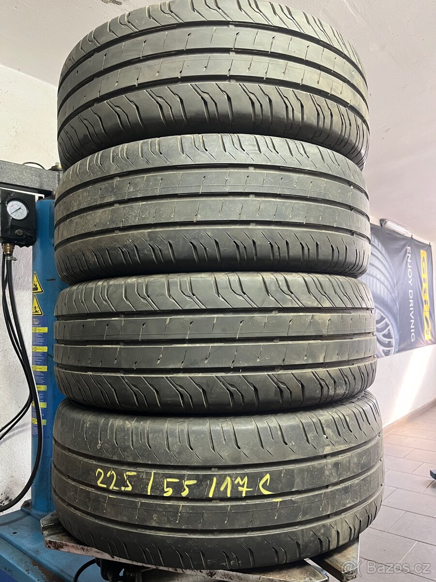 225/55 R17 C 107/109 H CONTINENTAL