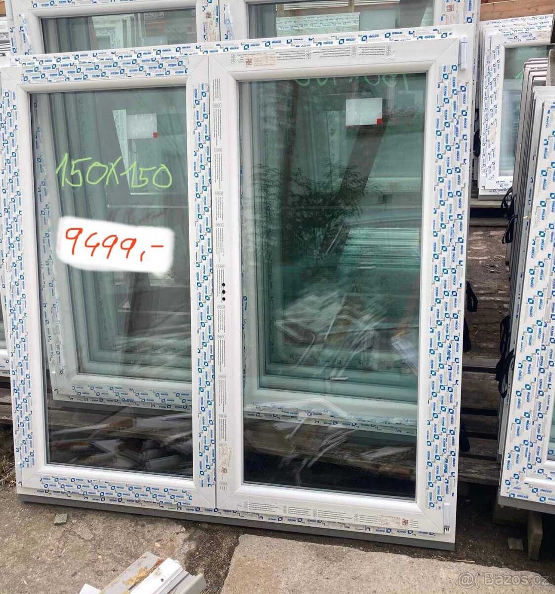 Prodám plastové okno 150x150 dvoukřídlé